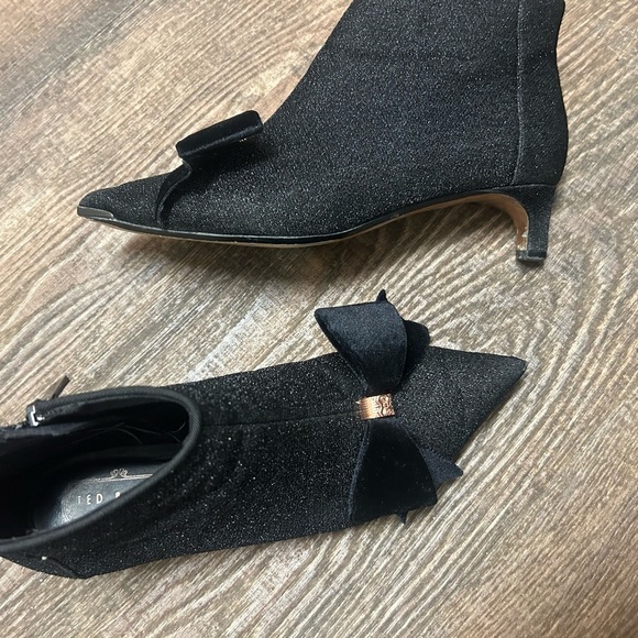 Ted Baker size 37 EUC/GUC “Bowtee” Lurex bow Black Ankle Boots with Kitten Heel - Picture 9 of 16